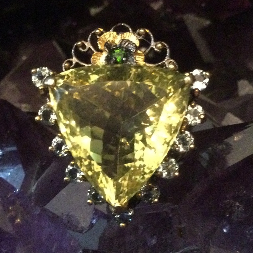 Unbelievably Exquisite ! Genuine 37 CTW Lemon Quartz Ring